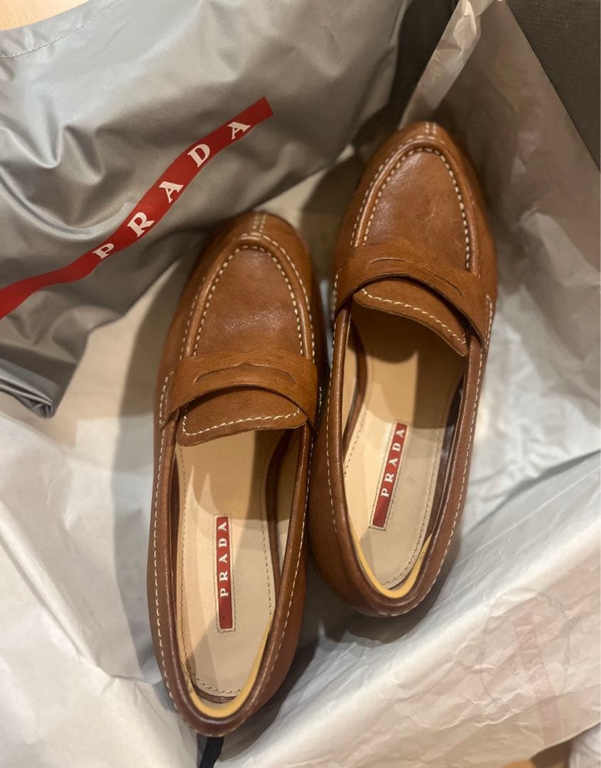 PRADA 厚底ローファー