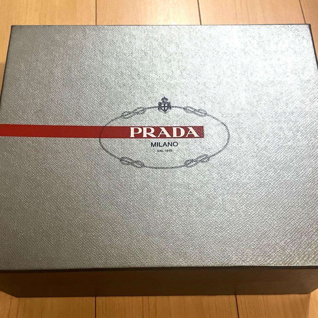 PRADA 厚底ローファー