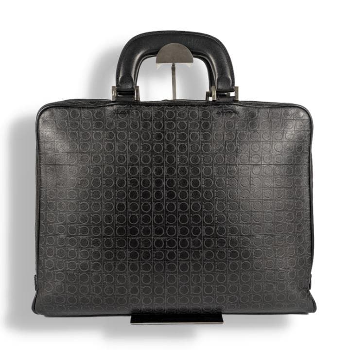 サルヴァトーレフェラガモ ビジネスバッグ A4収納 ガンチーニ レザー ブラック