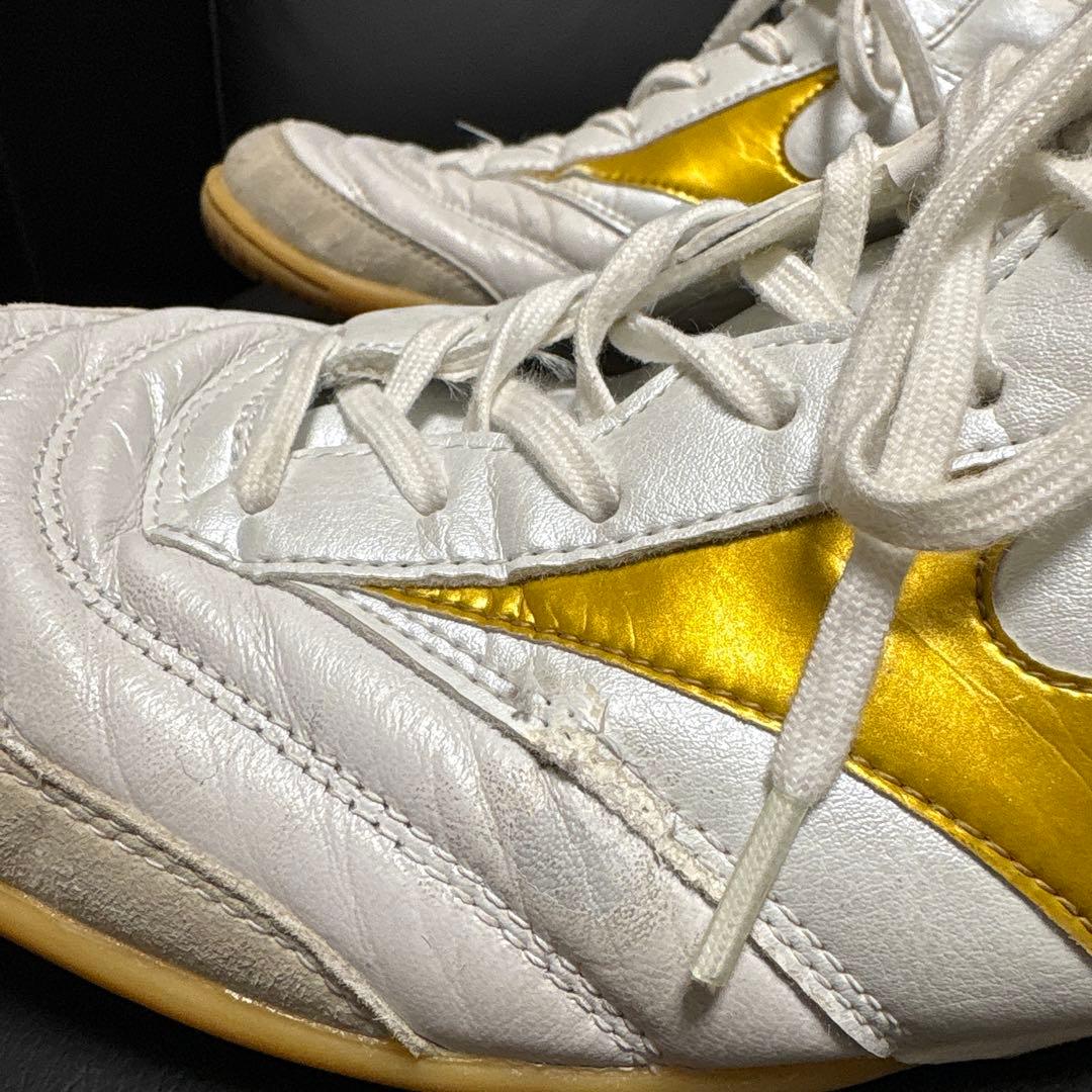 【限定品】MIZUNO モレリア イン ホワイトゴールド　28cm ミズノ