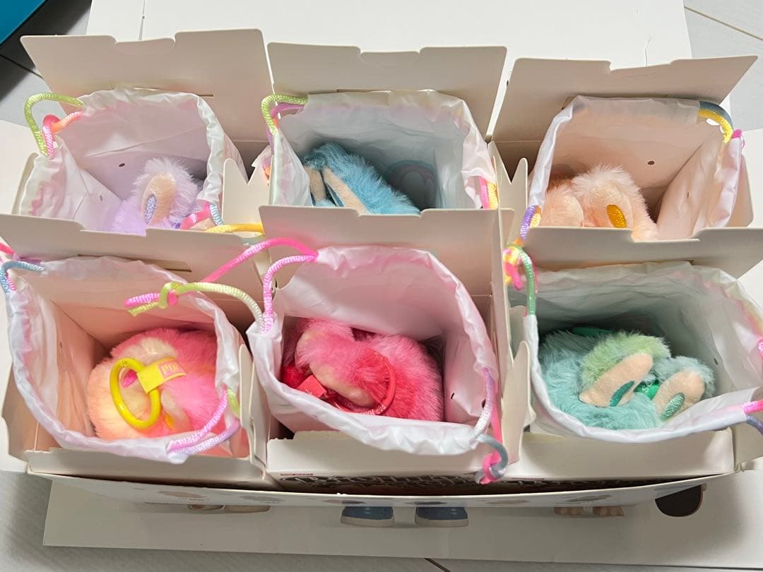 ラブブ　Labubu エナジー　POPMART ポップマート　アソート