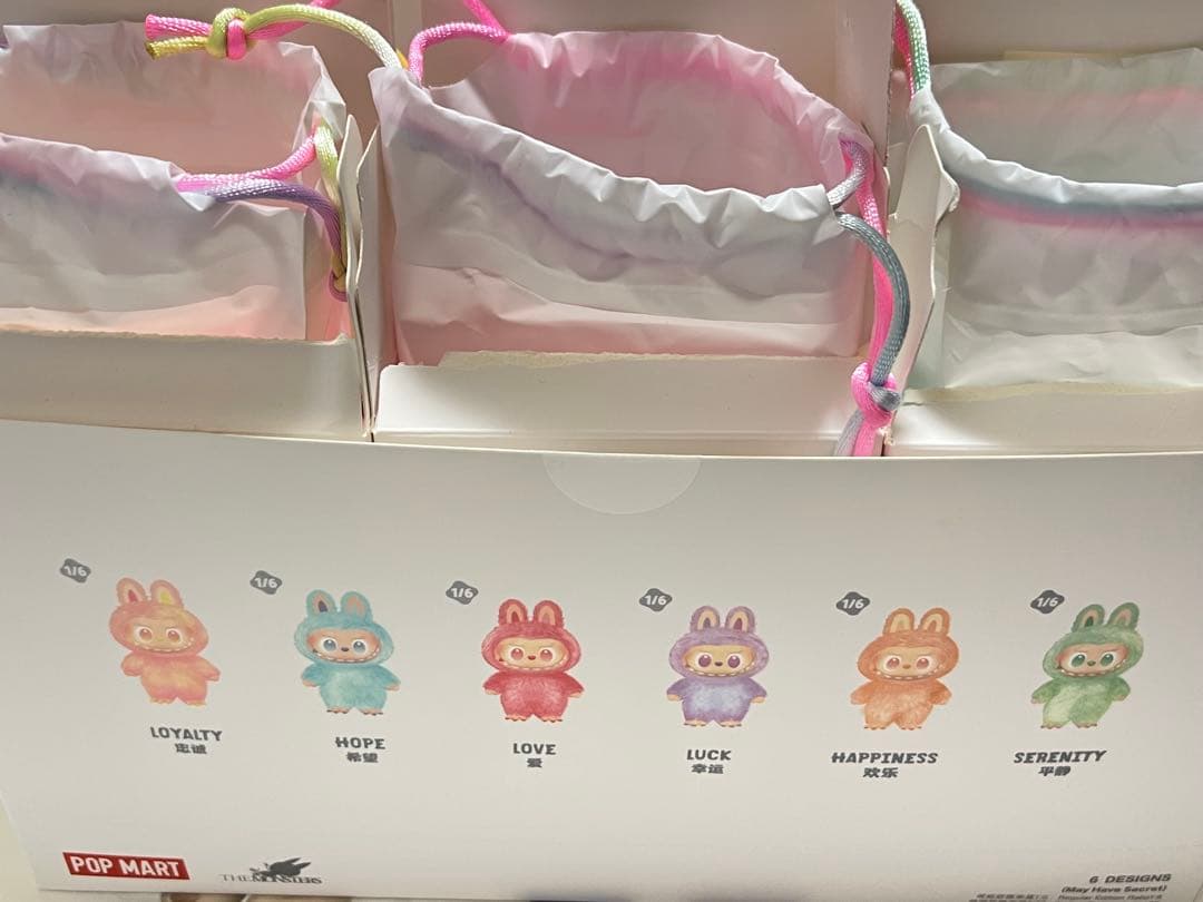 ラブブ　Labubu エナジー　POPMART ポップマート　アソート