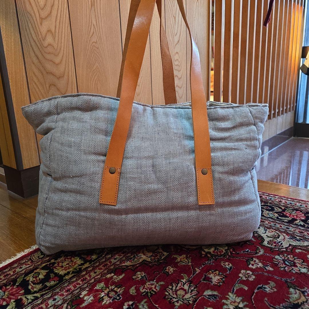 LA 発Louis dogのキャリーバッグ