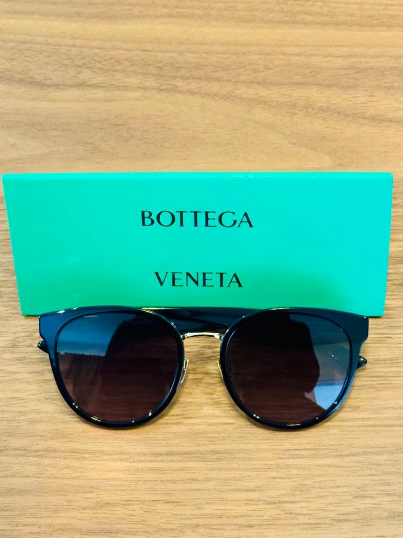 アパルトモン購入 ボッテガヴェネタ サングラス