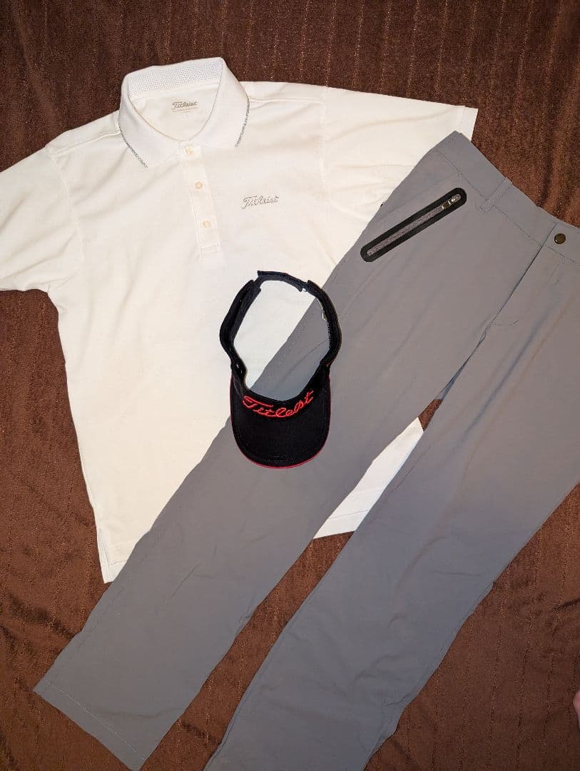 人気Lサイズ　タイトリスト ゴルフウェア セット（ポロシャツ・パンツ・バイザー）