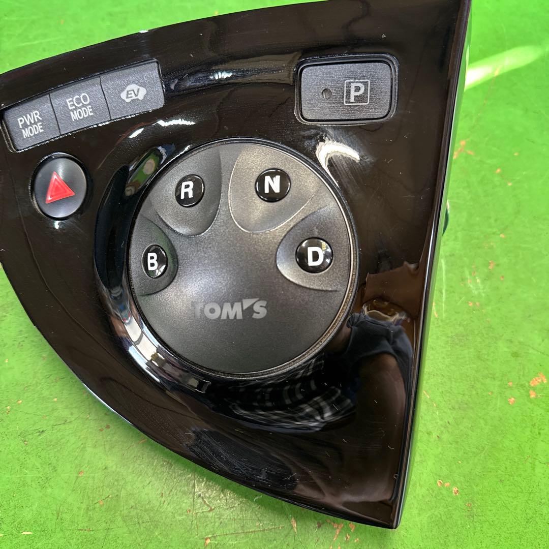 トヨタ　プリウス30 TOM'S シフトスイッチ　中古品