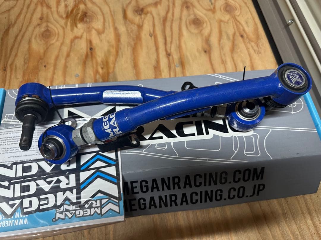 フロントロアキャンバーアーム BMWM2F82 F83 M4 メーガンレーシング