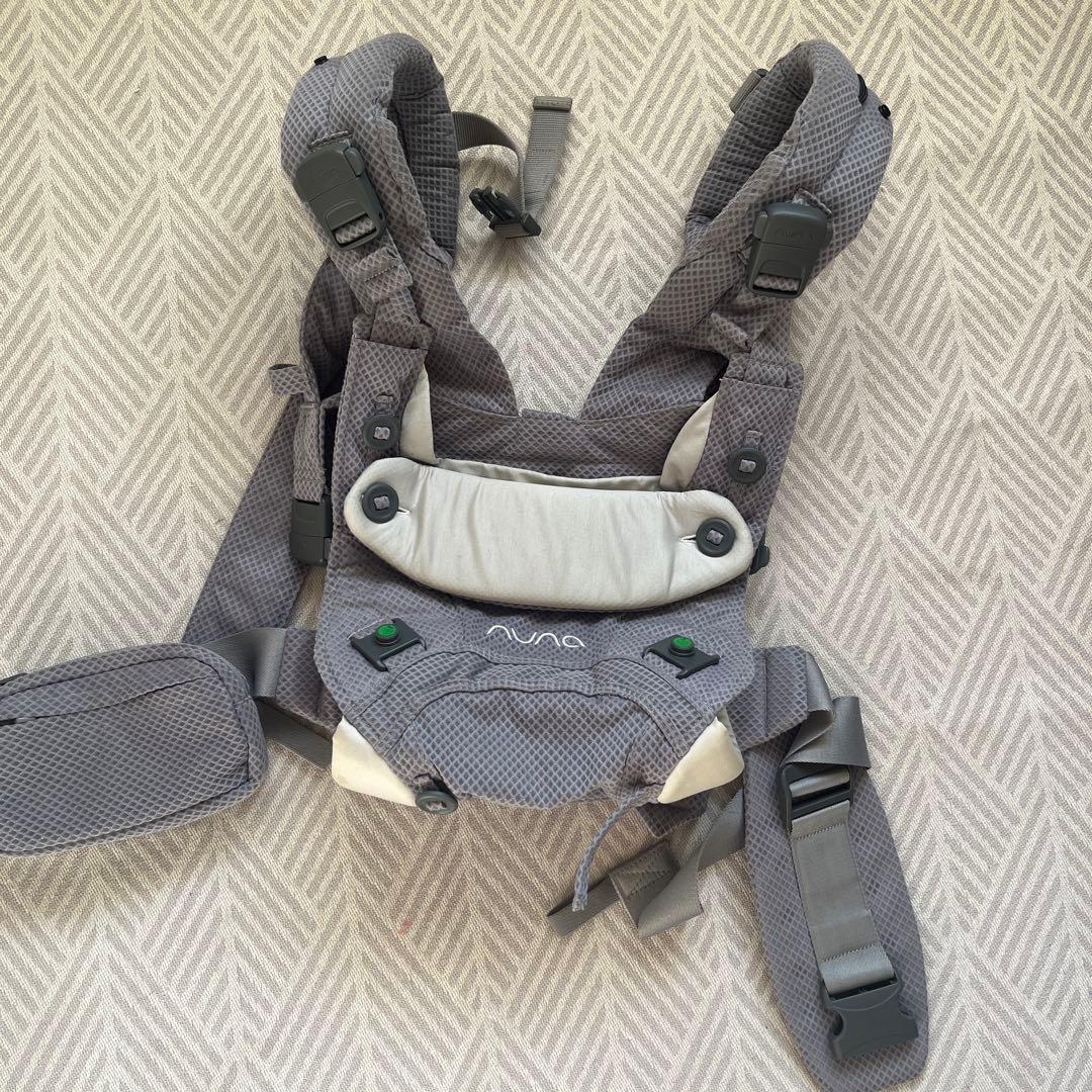nuna 抱っこ紐　グレー　メッシュ　軽量