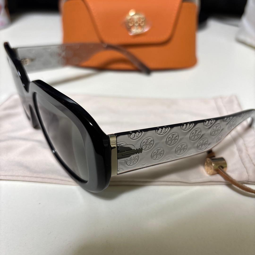 ToryBurch Tモノグラムスクエアサングラス