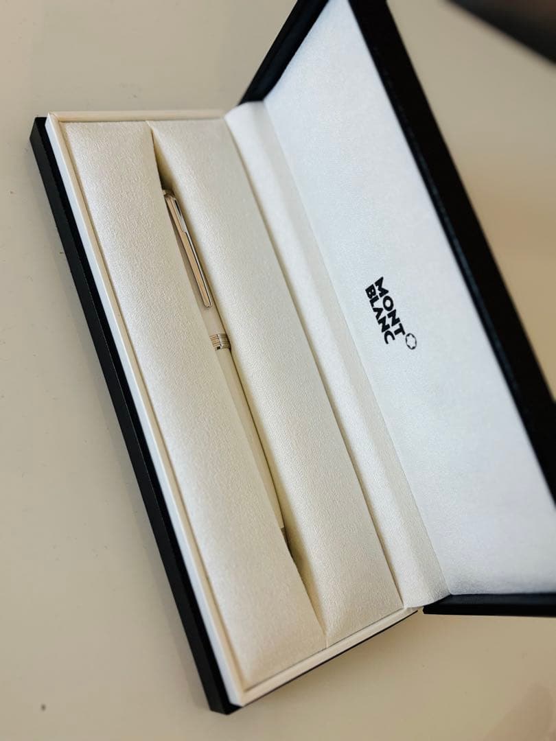 まな様リクエスト専用⭐︎MONT BLANC ホワイトボールペン 本体