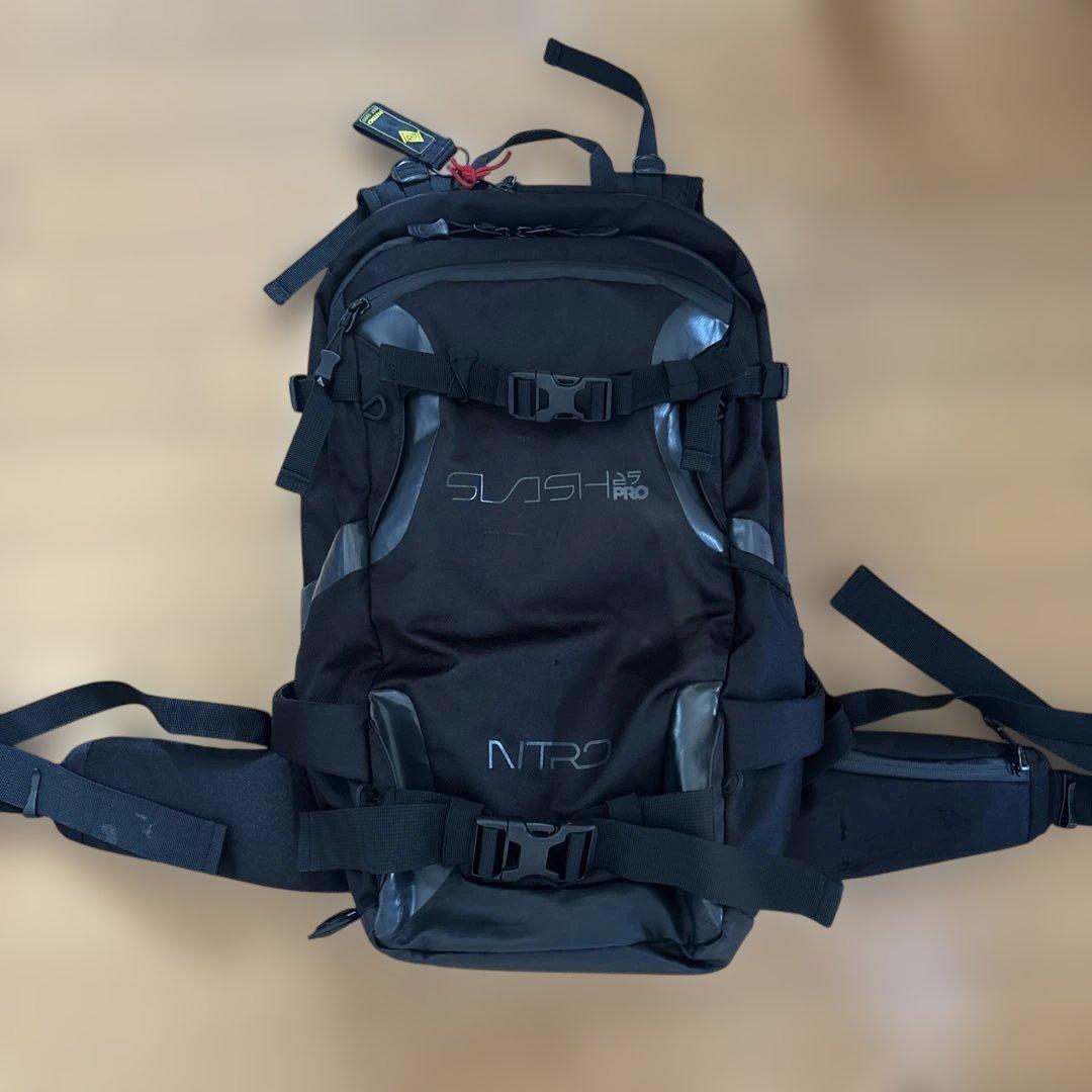 NITRO SLASH PRO ブラックバックパック　25L
