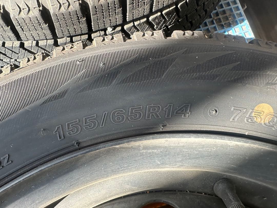 スタッドレスタイヤ付き　155/65R14 スチールホイール 4本セット