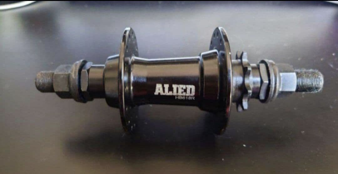 FGFS　ピストバイク　固定9T　リアハブ