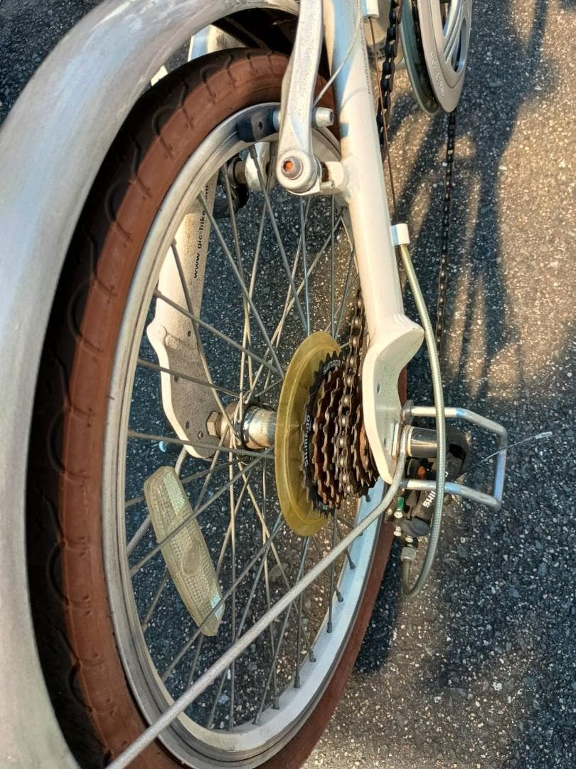 FIAT　折り畳み自転車　7段変速機　白色