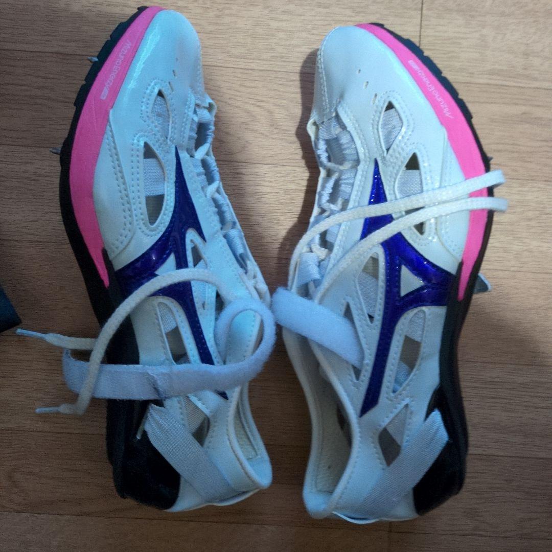 ミズノクロノインスクネオジャパン23,5