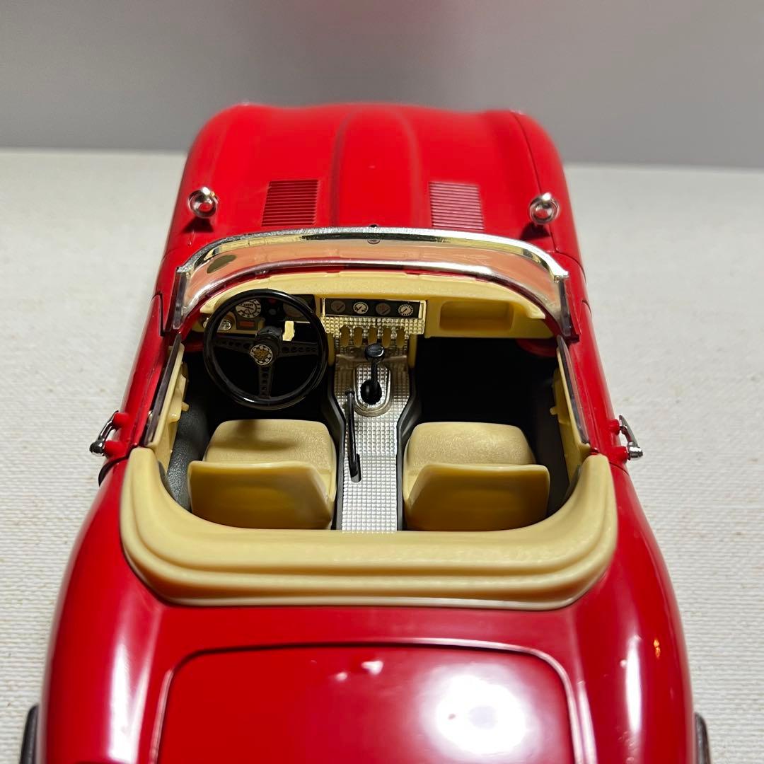 JAGUAR E-Type (1961年) 1/18スケールモデル レッド