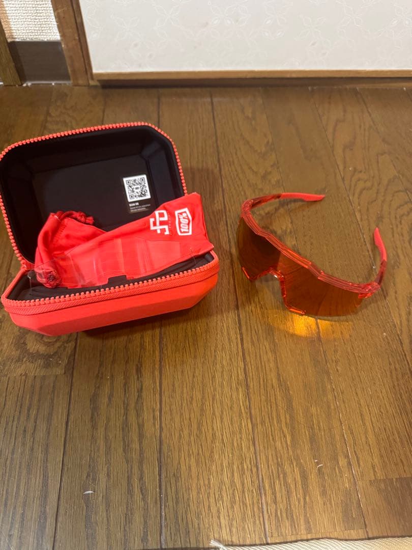 R　赤 スポーツサングラス ケース付き　100%