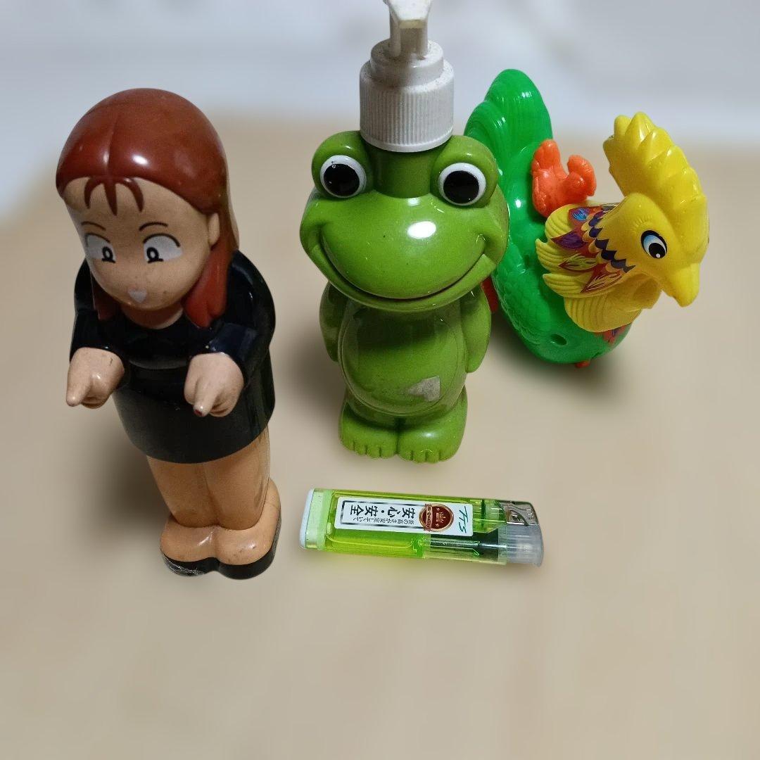 190..カエルと女の子と鳥のキャラクター.