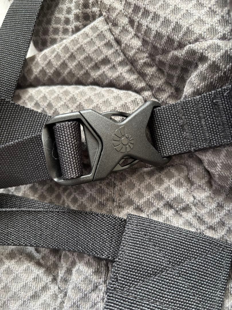 ergobaby OMNI breeze グラファイトグレー