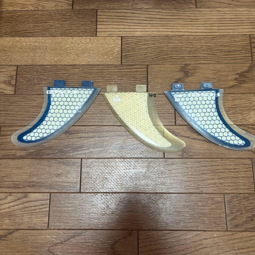 サーフボードフィン 3個セット 約7インチ　三枚セット