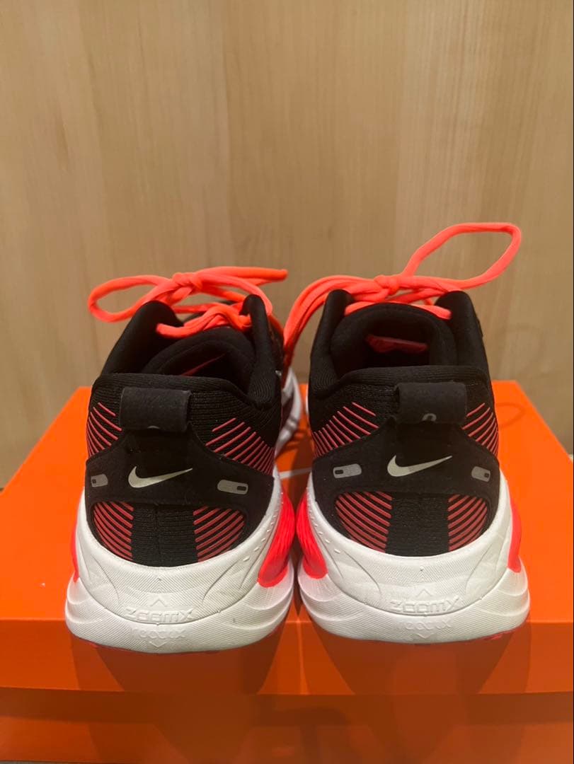 本日タイムセール！ NIKE ボメロ18 ランニングシューズ 27.5cm