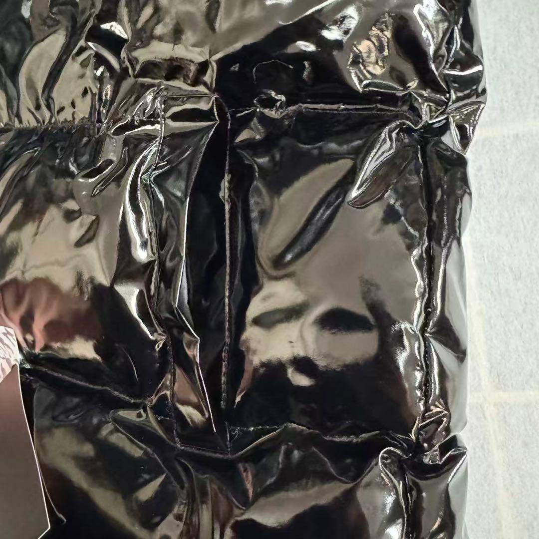 新品 TRAPSTAR 光沢ブラック ダウンジャケット Sサイズ i