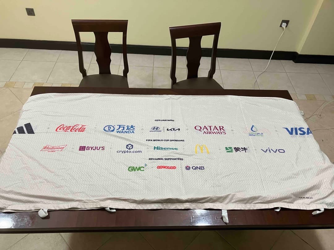 超希少！サッカーワールドカップでドイツ・スペインに勝利したスタジアムの思い出の品