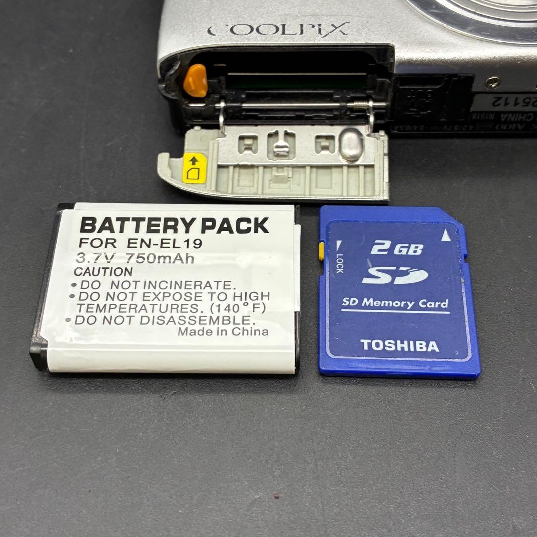 ニコン Nikon COOLPIX A100 動作品　デジカメ　クールピクス