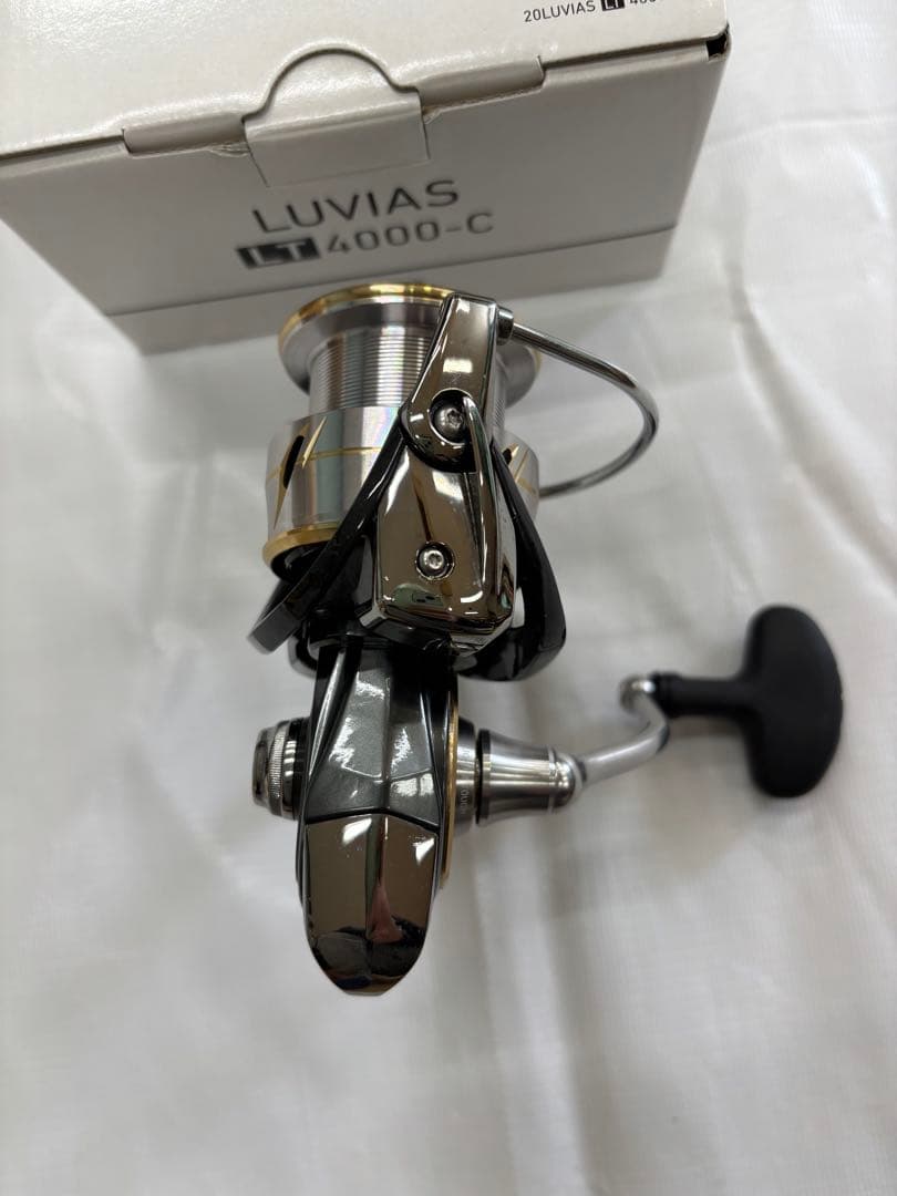 美品 Daiwa 20 LUVIAS LT4000-C リール