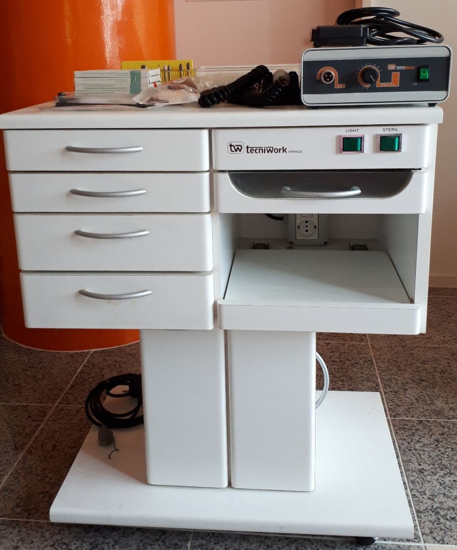 tecniwork　ネイルテーブル・ネイルケアセット