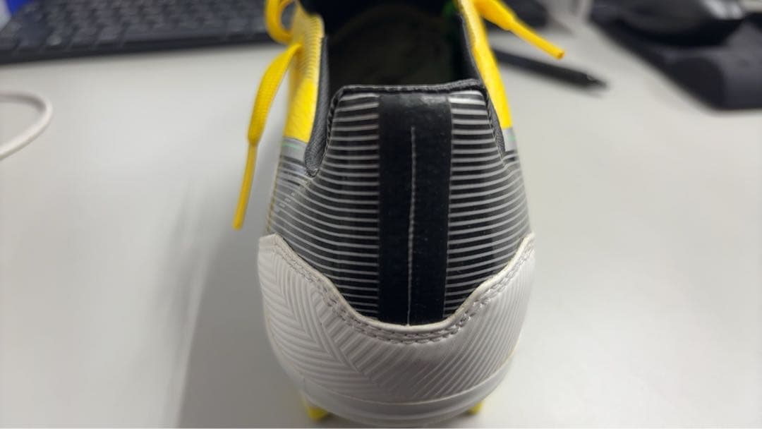 adidas イエロー サッカーシューズ　香川真司サイン入り