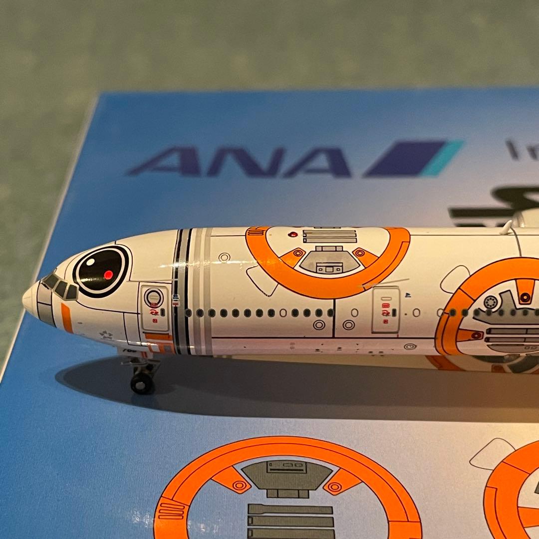 ANA 777-300ER スターウォーズ JA789A BB8 av 400