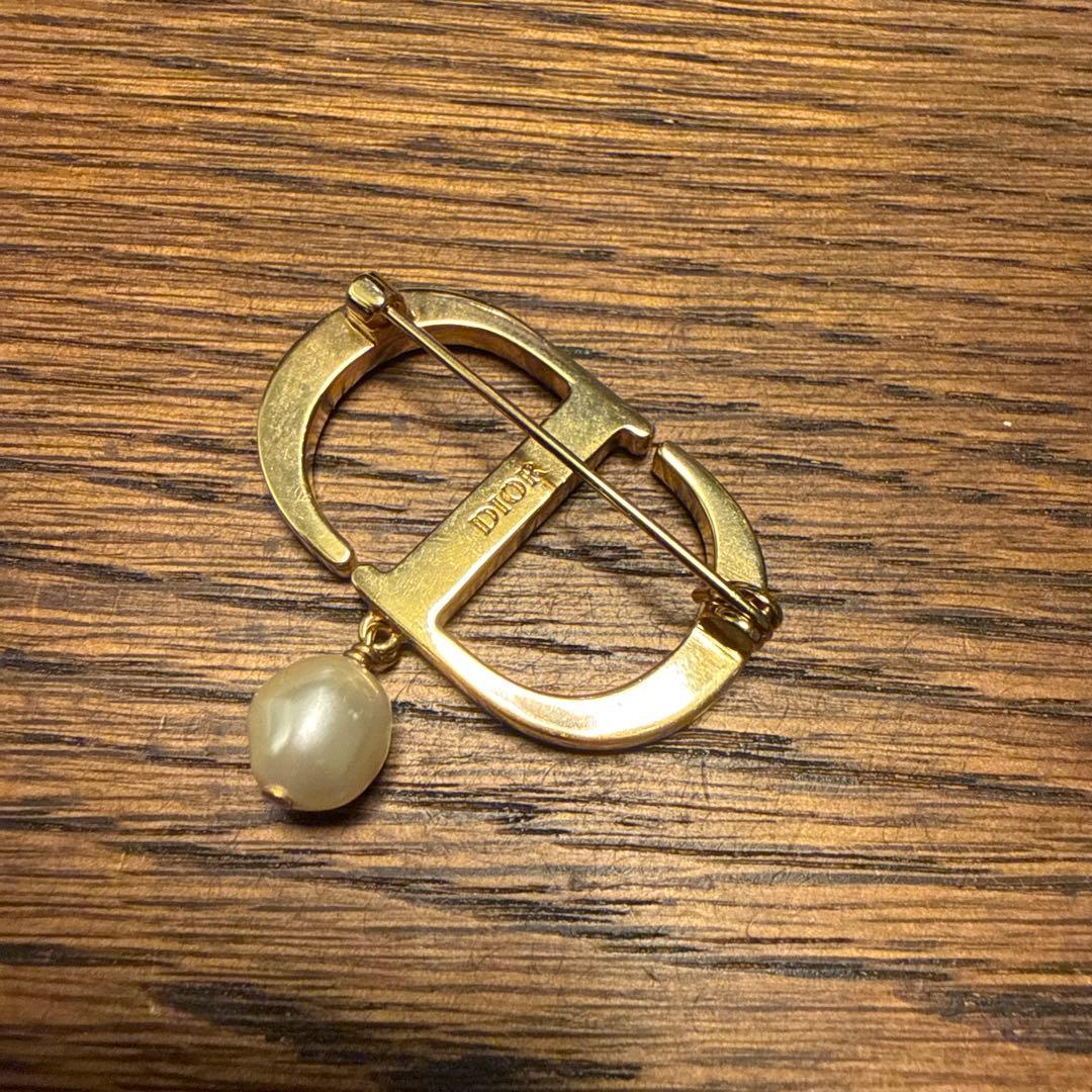 Dior クリスタル装飾ブローチ