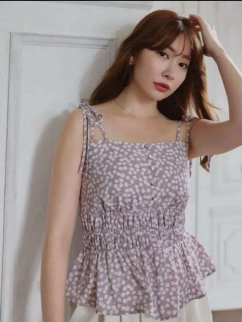 週末限定値下げCherry Pattern Strap Top herlipto