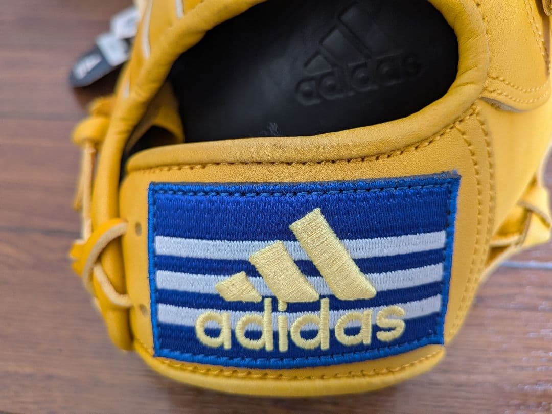 adidas 軟式グローブ イエロー