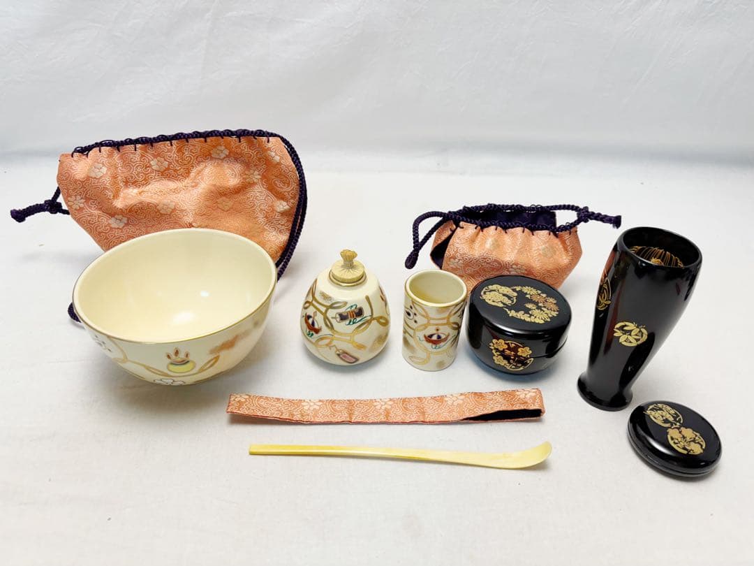 未使用 茶道具 木製黒真塗 花丸蒔絵 茶箱セット 茶器揃え 紙箱