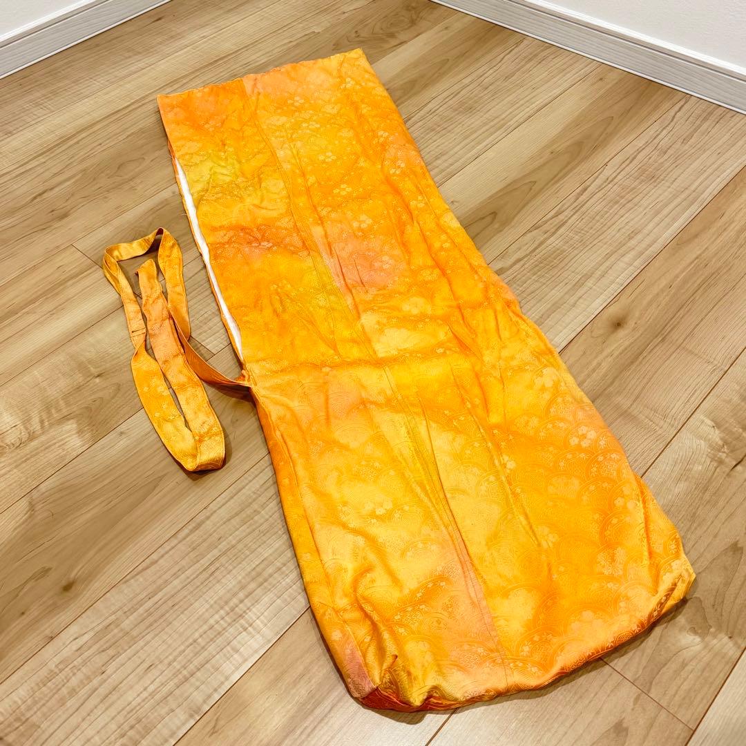 【高級】　中棹三味線　子持ち綾杉胴　紅木　トチ有り　2本溝　金細　K刻印　鼈甲撥