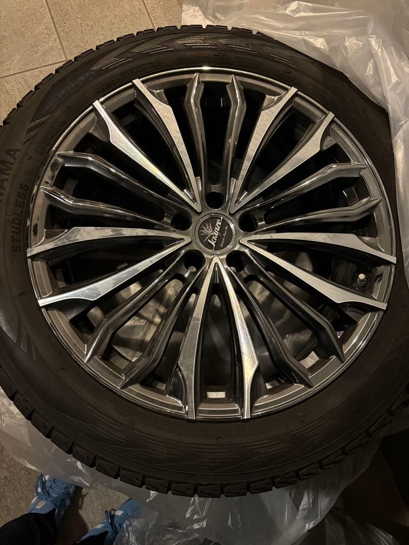 20インチ スタッドレスタイヤ４本セット(ホイール付き)