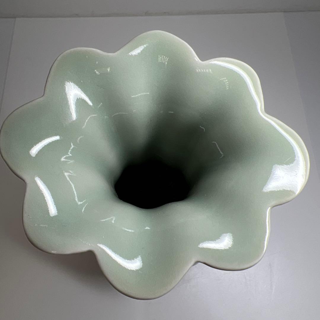 中国竜泉窯　青磁陰刻花入　高さ21.3㎝　東Y7-0804⭐︎2Fトヒト