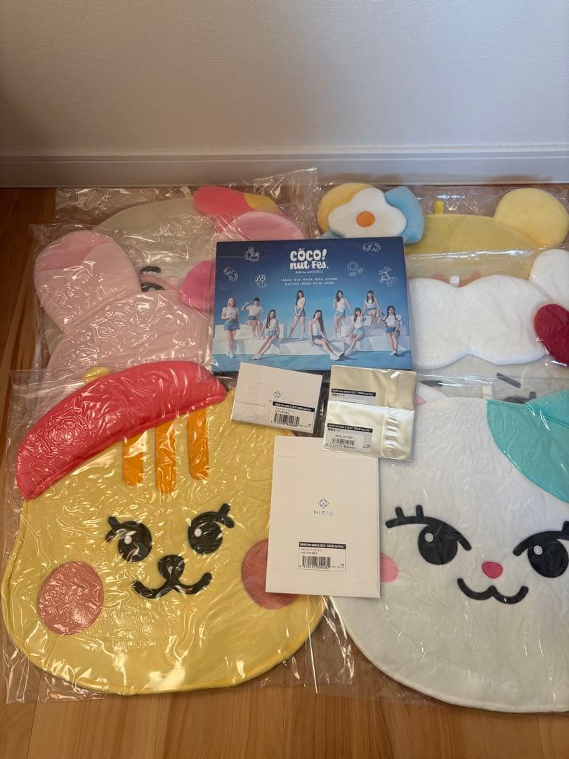 NiziUのグッズまとめ売り