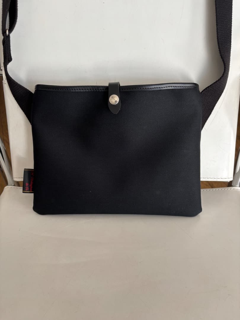 【超美品】ビリンガム サコッシュフラットショルダーバッグ ブラック