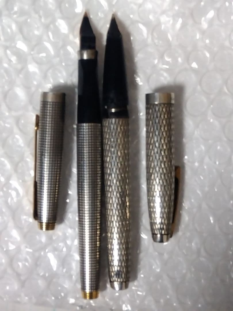 【胴体とキャップSterling、ペン先14K】刻印あり、万年筆２本まとめ売り