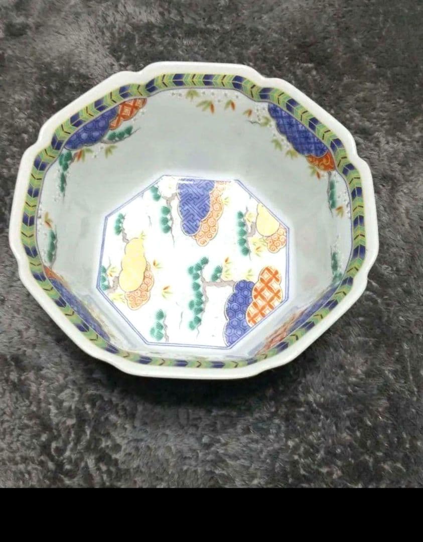 美濃焼　翔山窯　陶印いり中鉢です