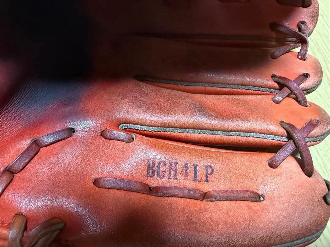 asics 投手用　硬式グローブ