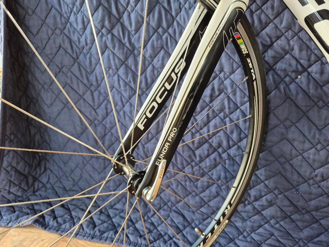 FOCUS EINDHOVEN PRO ロードバイク　フォーカス　イザルコ　中古