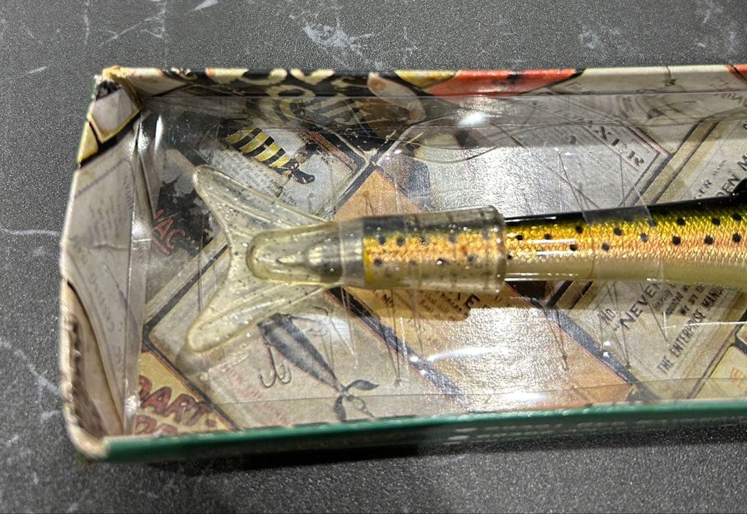 Genuine Fish Pen / Muskill（マスキー用ルアー型ペン）