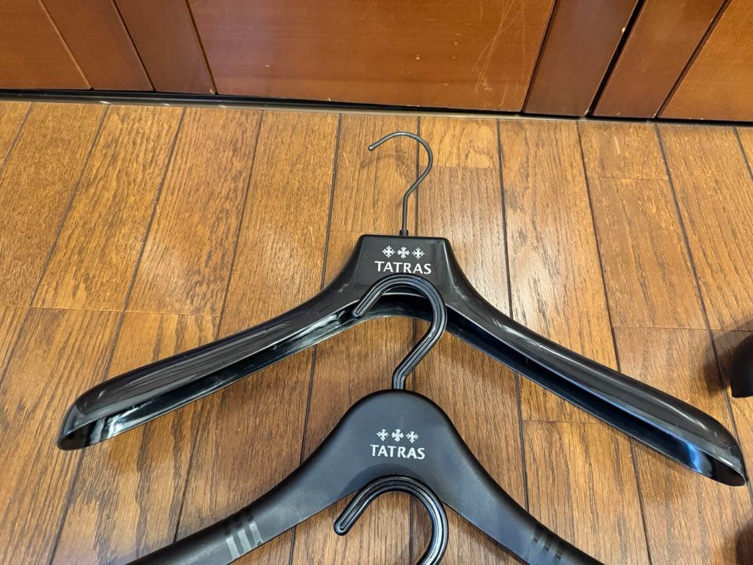 TATRAS（タトラス）純正ハンガー ロゴ入り ブラック 13本