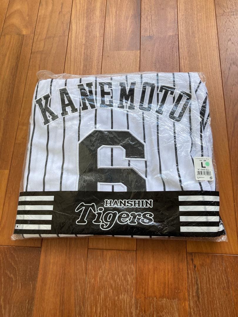 のぶ　新品未使用　阪神タイガース 金本知憲 6番 ユニフォーム L 刺繍