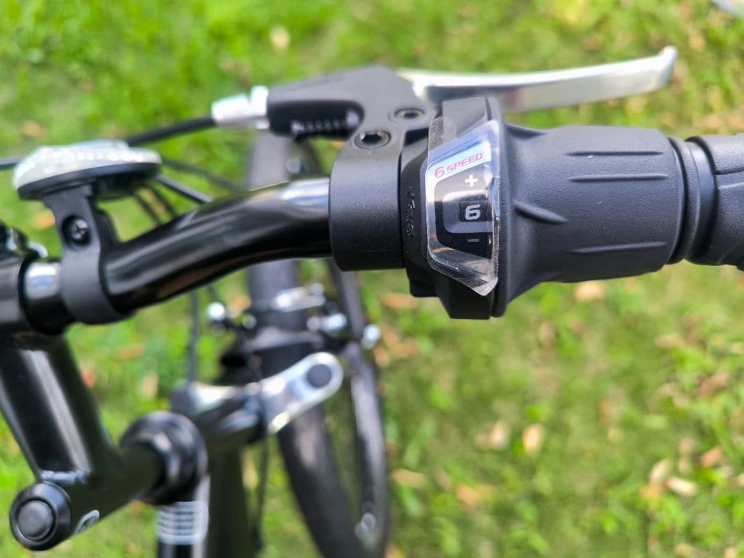 ☆大セール☆　未使用　26インチ　6段　タイヤが太くてカッコよいマウンテンバイク