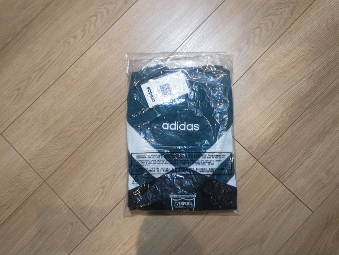 希少！1995-96シーズンのリヴァプールFC adidasトレーニングシャツ